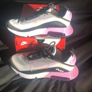 Brand new NIKE AIRMAX 2090